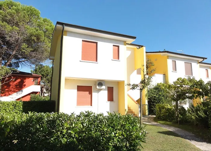 Lovely Flat With Pool-beahost Бибионе