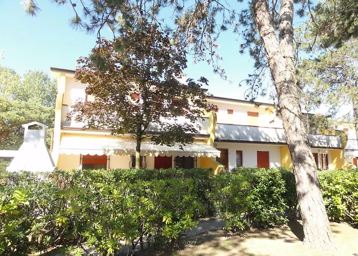 Lovely Flat With Pool-beahost Апартаменты Бибионе