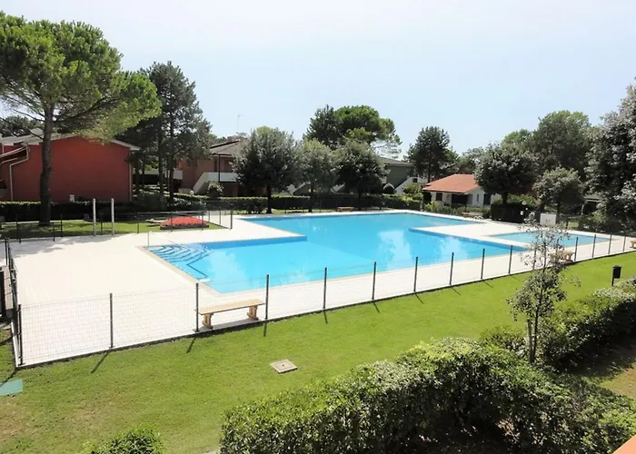 Lovely Flat With Pool-beahost * Бибионе